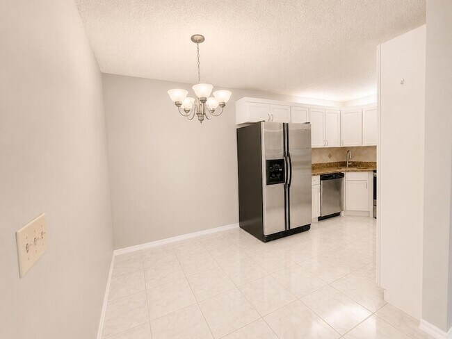Photo - 1995 SW Silver Pine Way Unit 119-D1