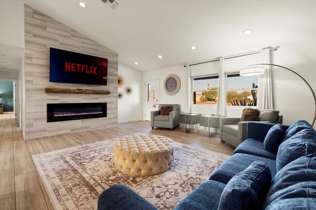 Building Photo - 15638 N 41st Pl Unit SI ID1068374P