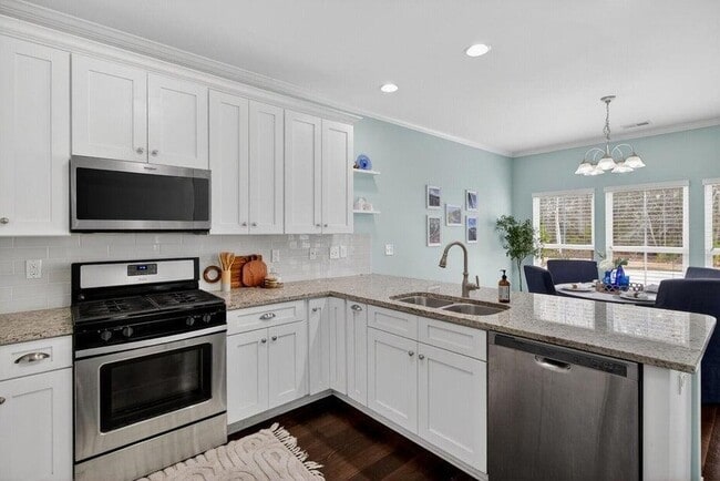 Photo - 1694 Sparkleberry Ln