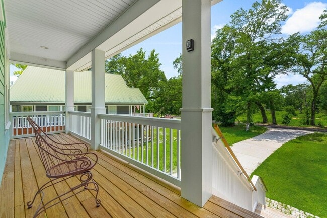 Photo - 187 Portland Park Rd