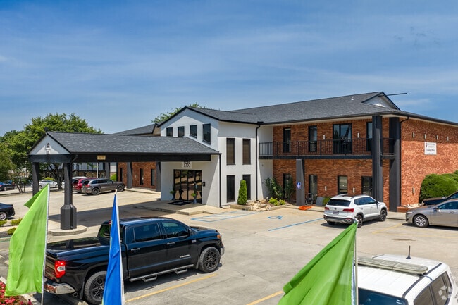Photo - Executive Lodge