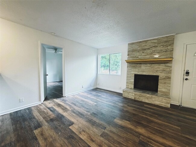 Photo - 9906 Hundred Oaks Cir Unit B