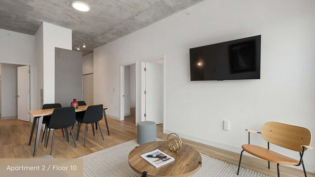 Photo - 853 W Blackhawk St Unit ID1243858P