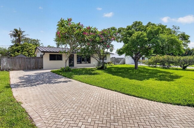 Photo - 115 NW 7th St