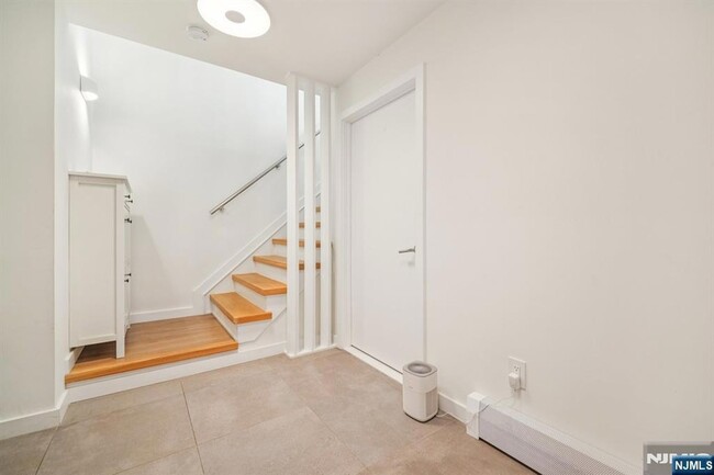 Photo - 66B Henry Ave
