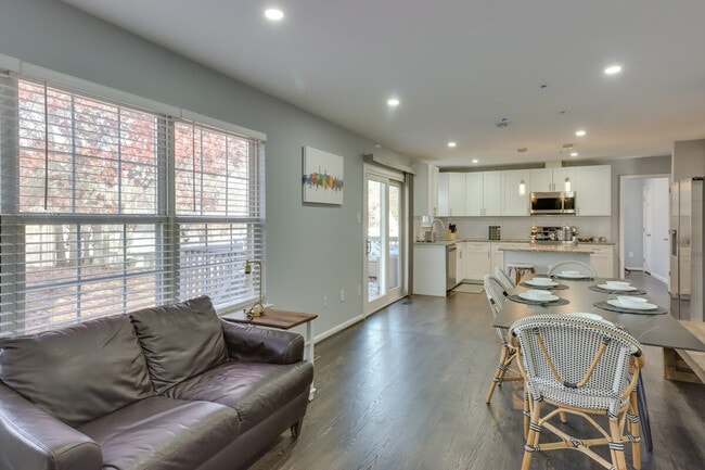 Building Photo - 3102 Hillside Ave Unit SI ID1386207P