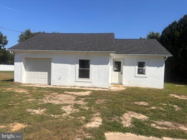 Building Photo - 113 N Hook Rd