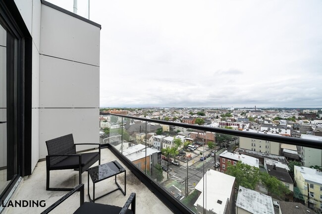 Building Photo - 65 McWhorter St Unit 1108