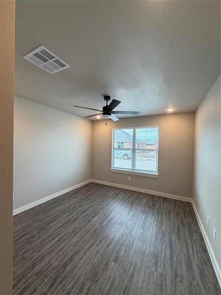 Photo - 3042 Glennster St