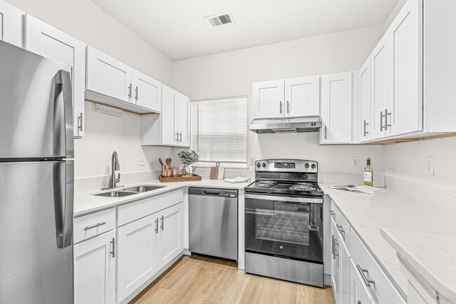 Building Photo - Buffalo Creek Apartments