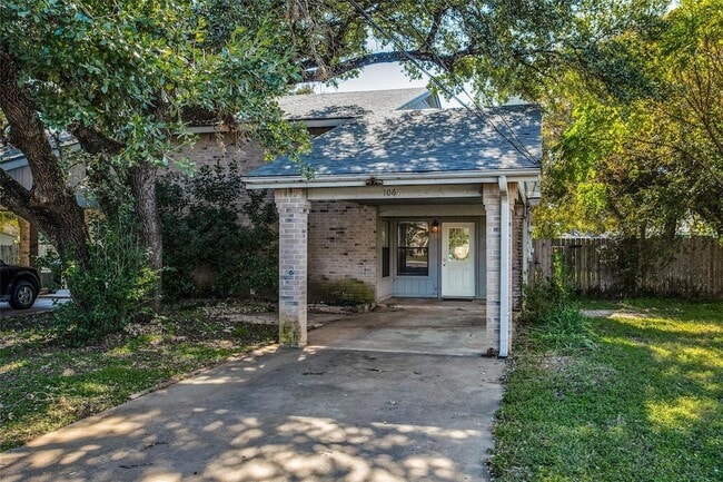 Building Photo - 106 Verna Spur Unit B