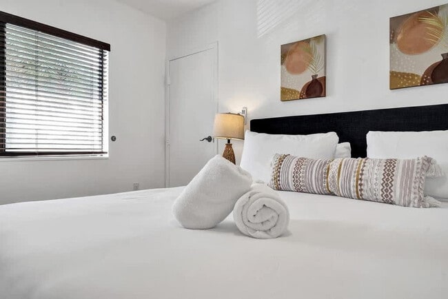 Photo - 333 Walnut St Unit ID1312669P