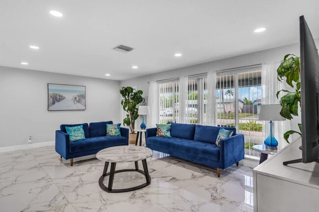 Photo - 340 SE 3rd Ct Unit ID1372344P