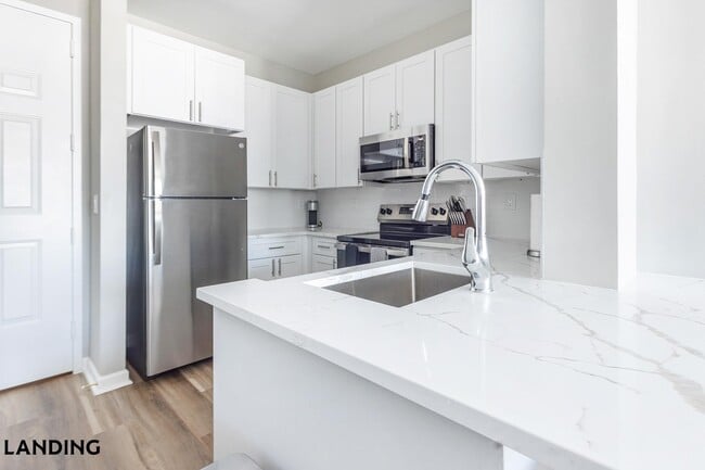 Building Photo - 100 River Park Dr Unit 106