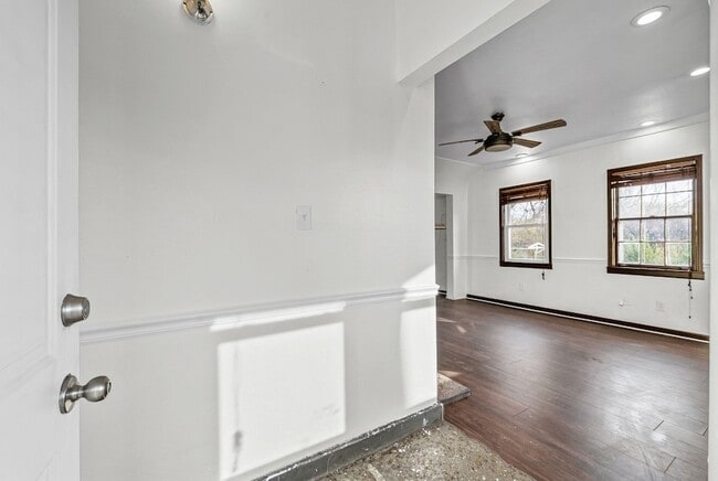 Photo - 211 St John St