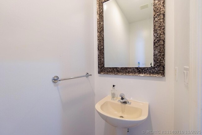 Photo - 213 River Bluff Ln