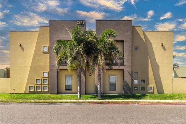 Building Photo - 1321 E Camellia Ave Unit 4