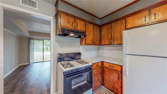 Photo - 1108 Forest Glen Ct