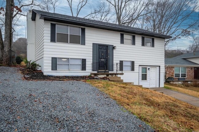 Photo - 73 White Oak Ln