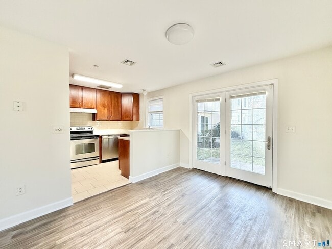 Photo - 17 Rockfield Dr