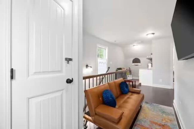 Building Photo - 206 E St Unit ID1367376P