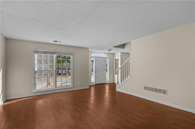 Photo - 2155 Southbrook Ridge NW