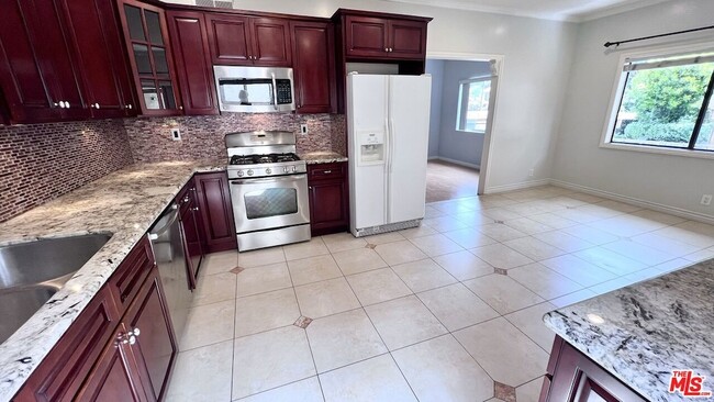 Photo - 15061 Sherman Way