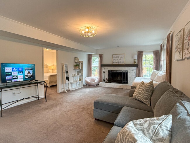 Building Photo - 7601 Bedfordshire Dr Unit ID1293793P