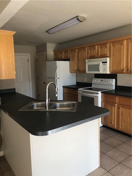 Photo - 624 Golden Meadow Ave
