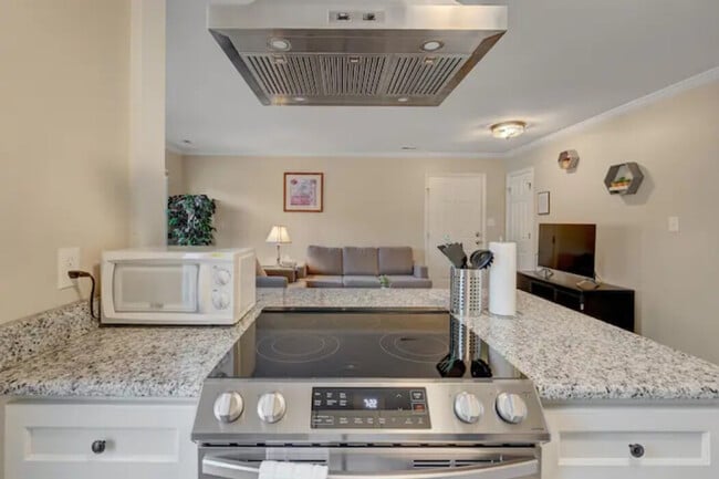 Photo - 2225 Summit St Unit ID1391826P