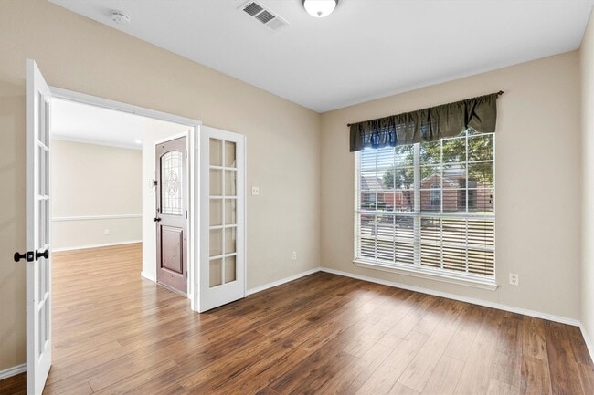 Photo - 2028 Austin Dr