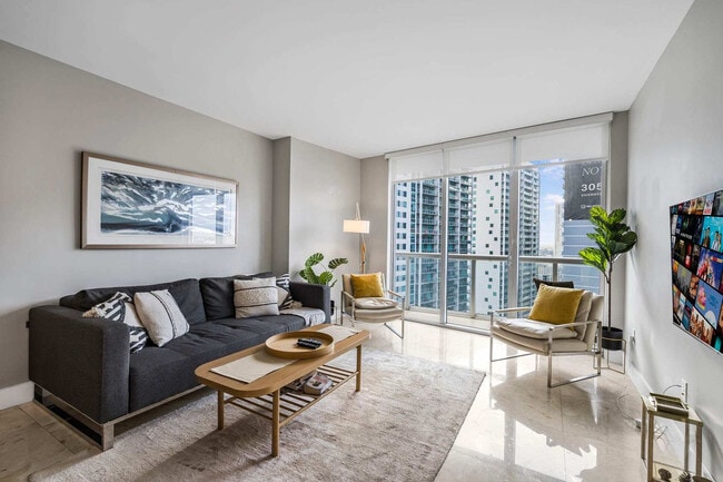 Building Photo - 485 Brickell Ave Unit SI FL30-ID1022303P