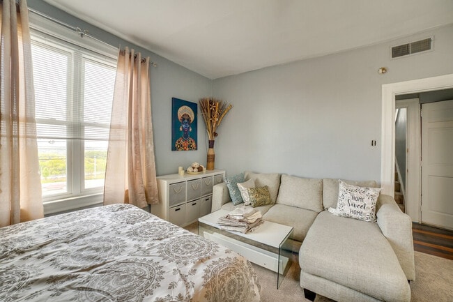Building Photo - 5112 Towers Terrace Unit SI ID1386064P