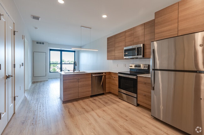 1BR, 1BA - 661SF - Kitchen and Living Room - Ratio