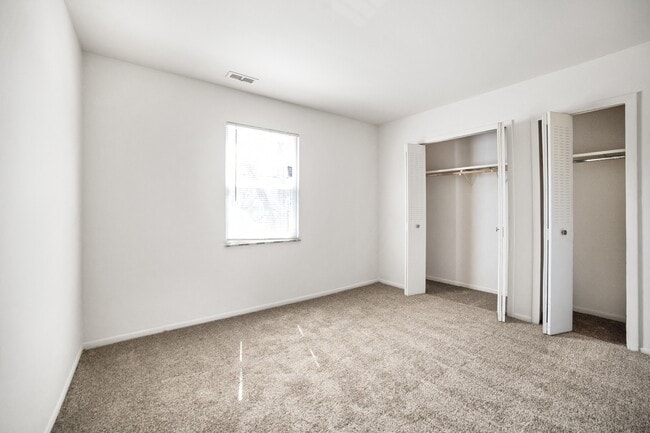 Photo - Somerset Apartments