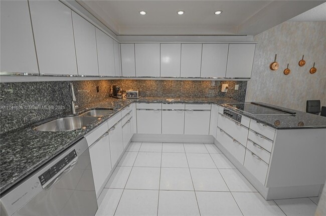 Photo - 9801 Collins Ave Unit 14D