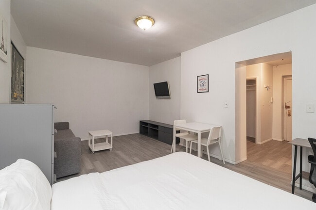 Photo - 131 E 94th St Unit SI ID1032065P