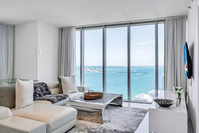 Building Photo - 485 Brickell Ave Unit SI FL49-ID1560823P