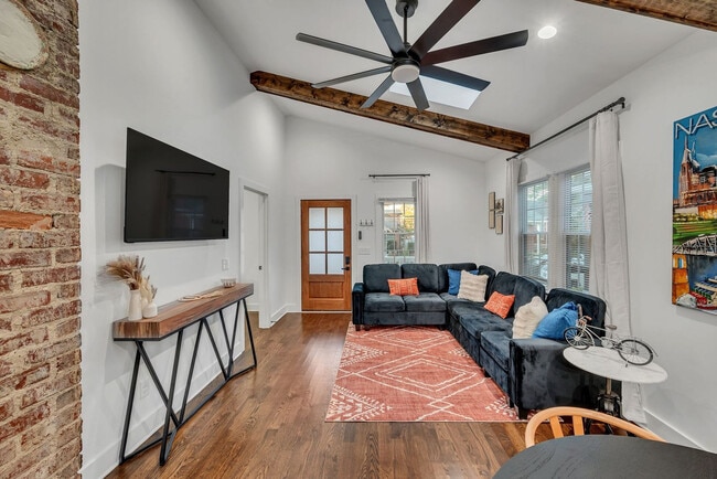 Building Photo - 1331 4th Ave N Unit ID1261712P