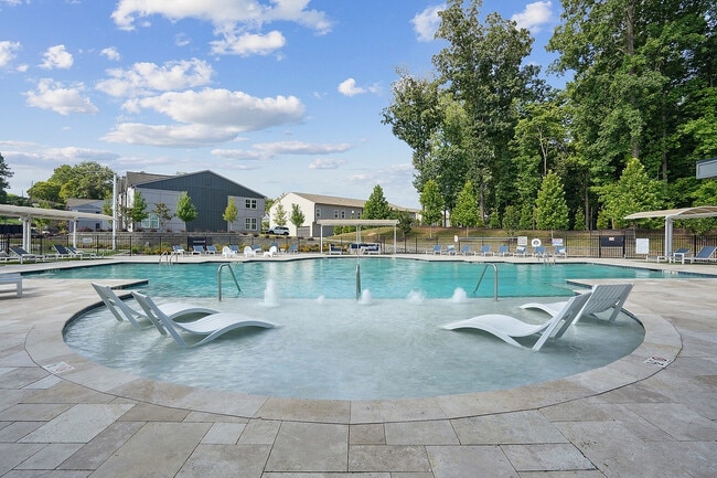 Blu South Swimming Pool - Blu South