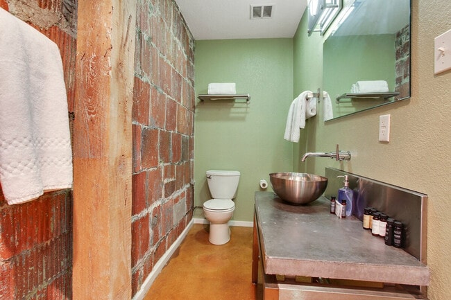 Photo - 1041 Constance St Unit SI ID1265381P