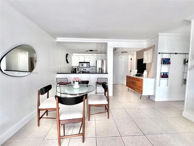 Photo - 600 NE 36th St Unit 2011