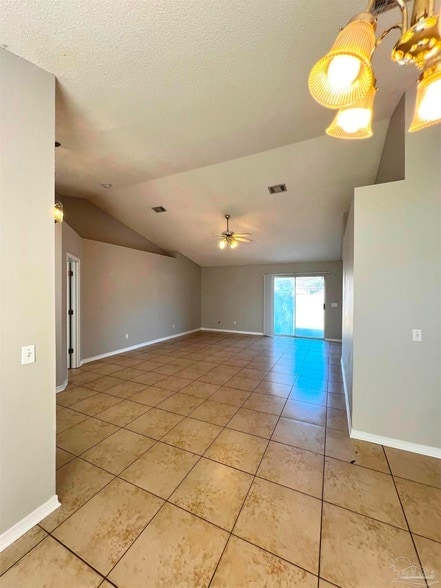 Photo - 2002 Coral Reef Rd