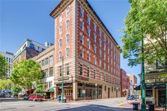 Building Photo - 241 Granby St Unit 40