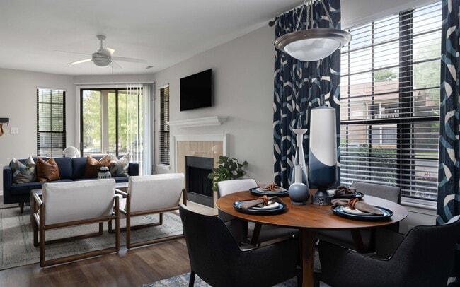 Photo - Willow Lake Apartments