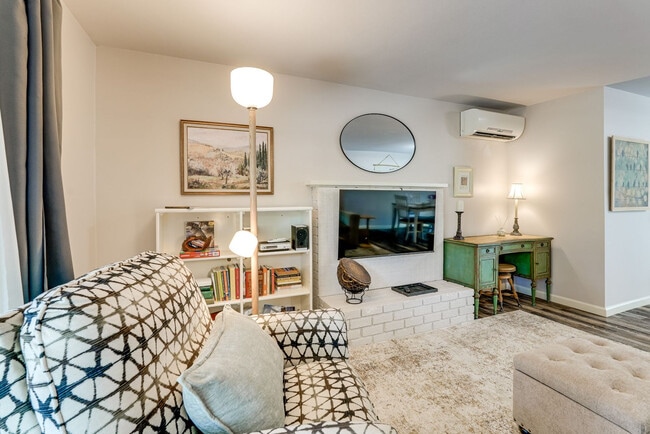 Photo - 2035 McKinley St Unit SI FL1-ID1631297P