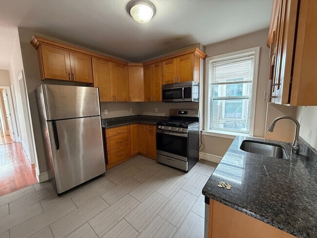 Photo - 241 Maverick St Unit 3