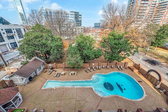 Photo - 11 Music Square E Unit ID1265921P