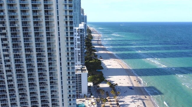 Building Photo - 16699 Collins Ave Unit 3009