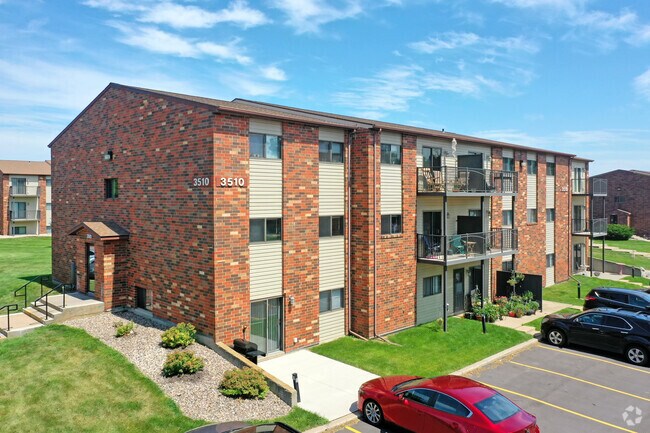 Exterior - Oakwood Estates